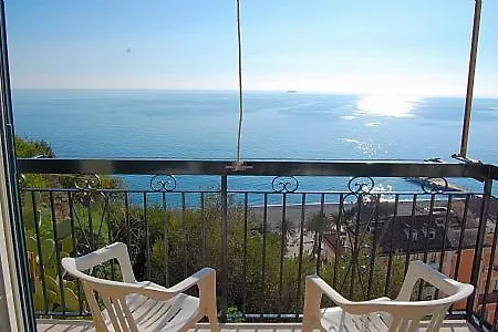 Sleeps 6 Air Con Wifi Minori