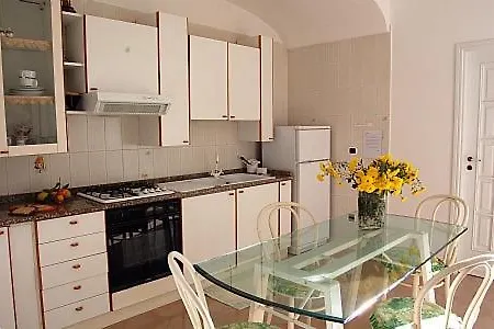 Sleeps 6 Air Con Wifi Willa
