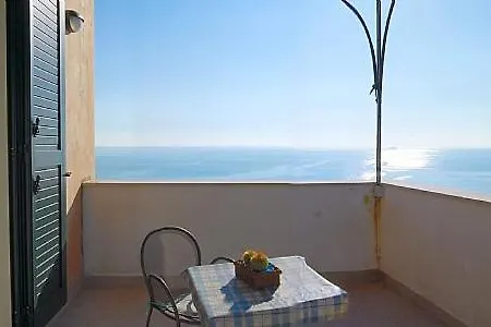 Willa Sleeps 6 Air Con Wifi Minori