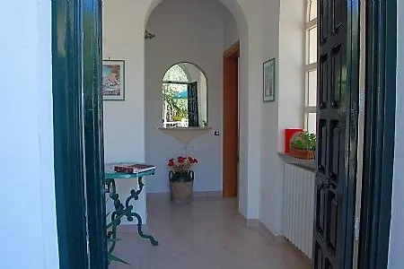 Sleeps 6 Air Con Wifi